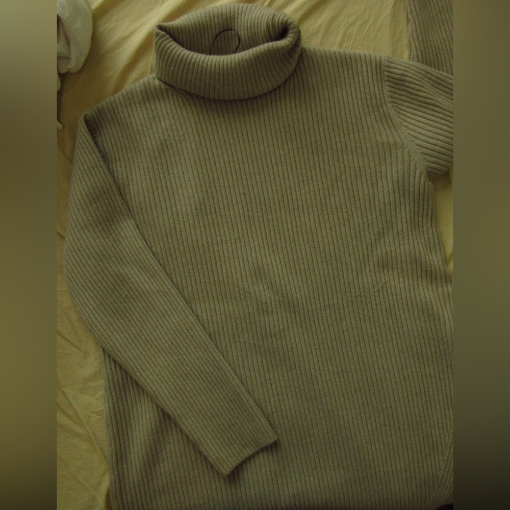 H&M Ribbed Turtleneck Sweater in grey